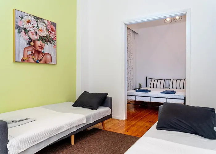 Agias Sofias Promenade Apt